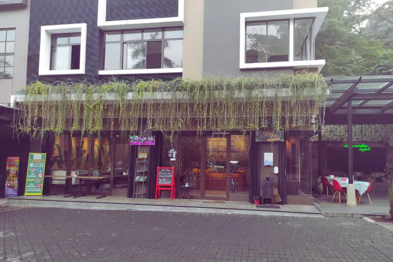 Tampak depan Cafe Bahasa Alam - back to nature café BSD City